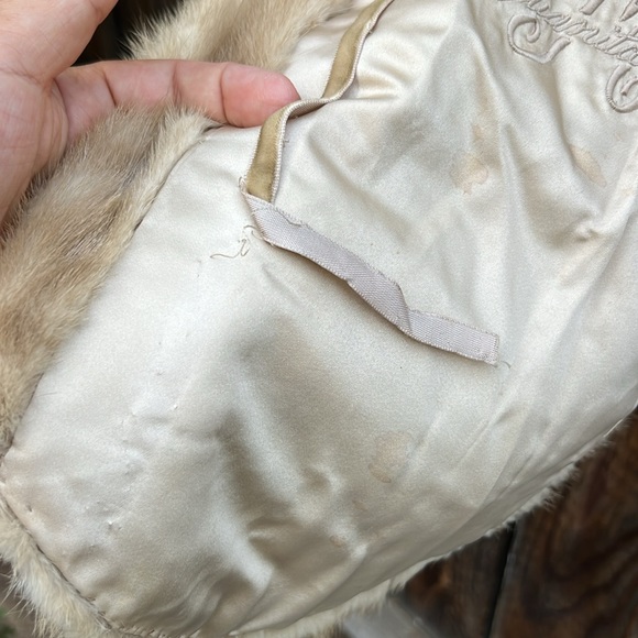 Vintage Robinson California  authentic fur over the shoulder coat.❤️ - Picture 10 of 17